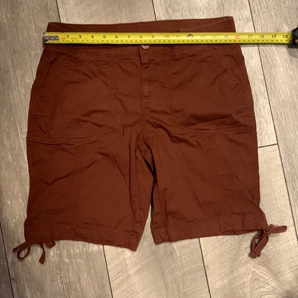 Rust coloured cargo shorts, size 8 - Picture 1 of 3